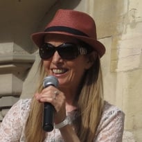 Renata en concert pour la Fête de la Musique (chanson française)