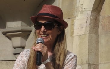 Renata en concert pour la Fête de la Musique (chanson française)
