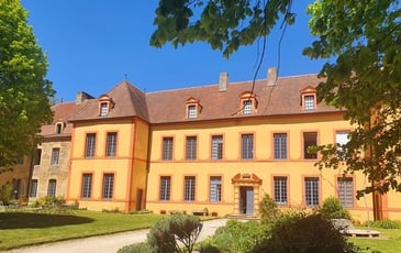 Visite des expositions et du Château de Sainte Colombe-en-Auxois, ARCADE Design à la campagne