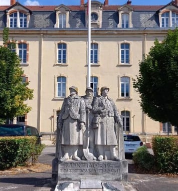 Visite guidée des casernes de Dijon : entre histoire et transformation urbaine