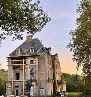Visite extérieure du château de Bierre-lès-Semur