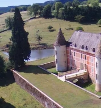 Visite du château de Ménessaire