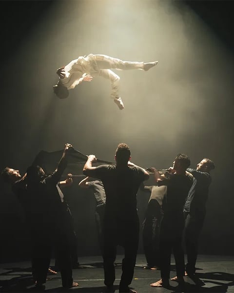 Groupe acrobatique de Tanger et Raphaëlle Boitel « KA-IN »