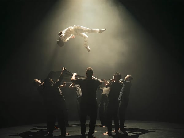 Groupe acrobatique de Tanger et Raphaëlle Boitel « KA-IN »